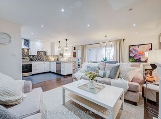 3025 The Credit Woodlands #320, Mississauga, ON L5C 2V3