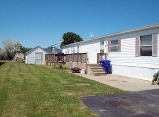 1272 Norwood Dr, Lockport, NY 14094