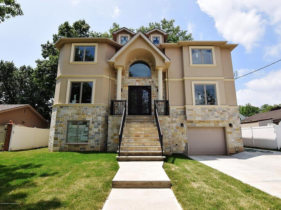 1st image of 338 Retford Ave