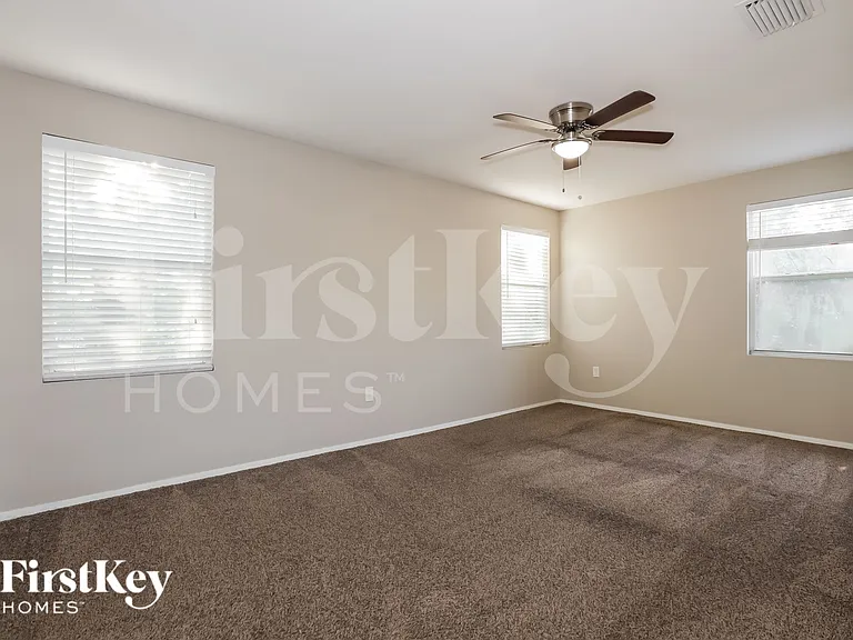2916 N Jefferson St — Photo 11