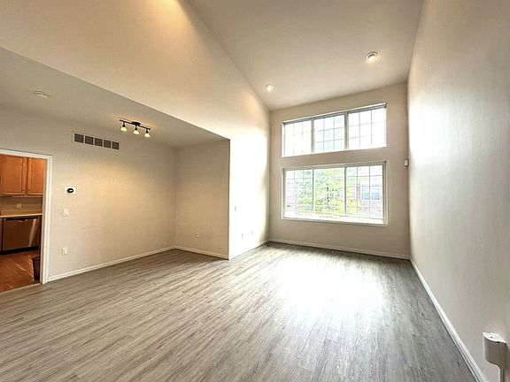5th image of 41827 Yeats Dr
