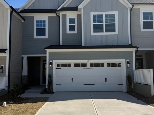 2474 Englemann Dr #372, New Hill, NC 27562