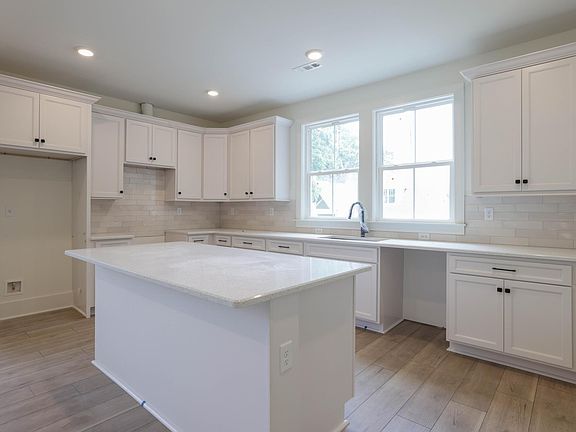 4th image of 219 Fairground St #101-A