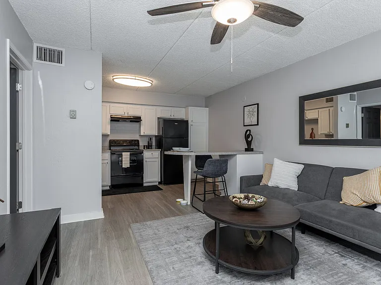 Waters Edge Apartments — Photo 24