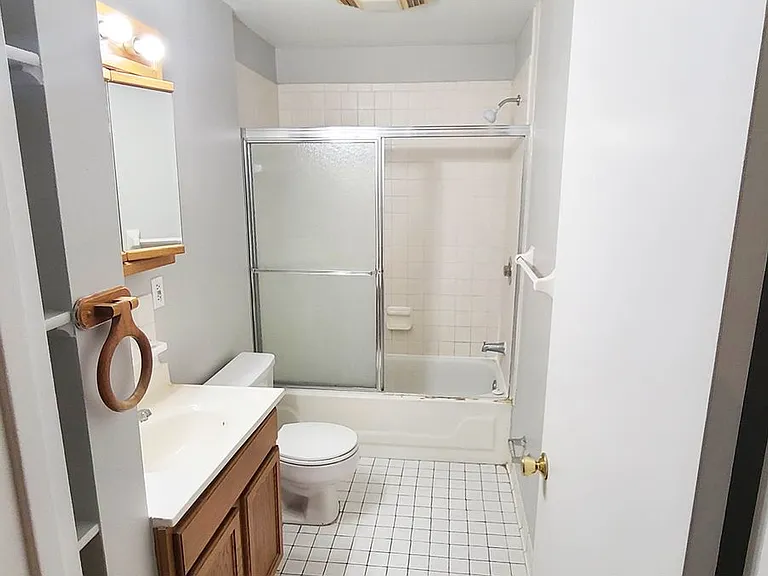 3654 Middleton Ave — Photo 53