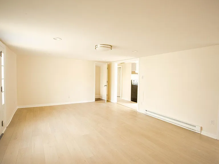 516 Market St — Photo 23