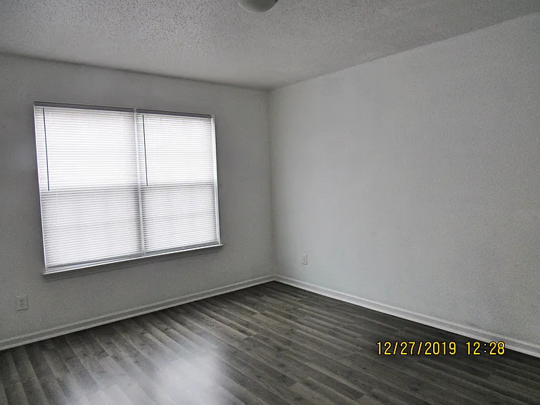 11347 Roundwood Ct — Photo 16
