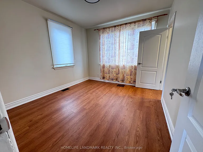 121 Bishop Ave — Photo 10
