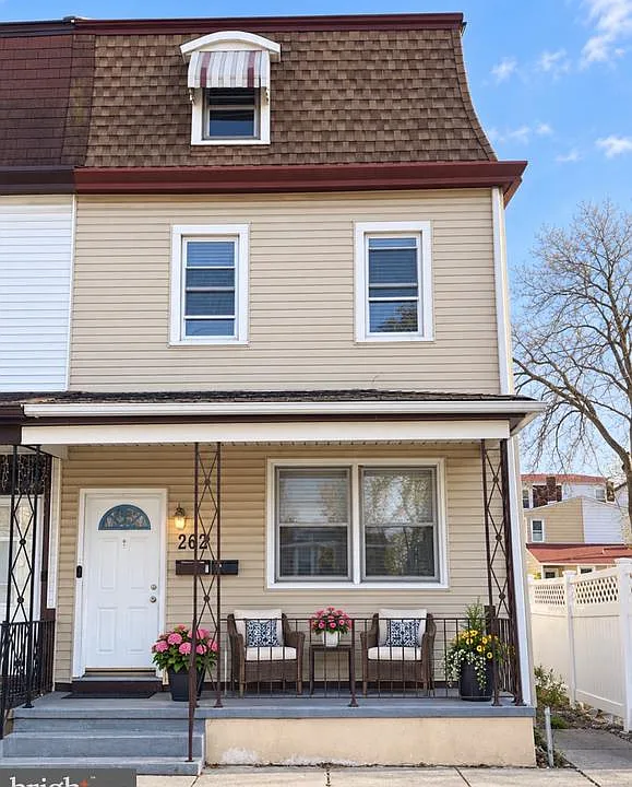 232 W Union St