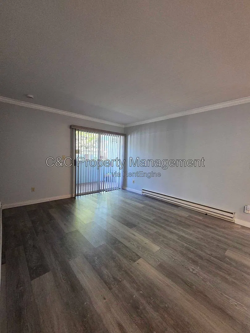 2 bed, 2.0 bath, 918 sqft, $1,795 — Photo 3