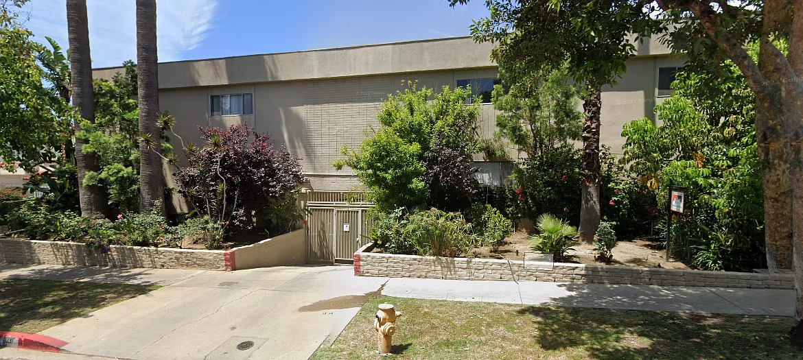 1031 N Harper Ave West — Photo 1