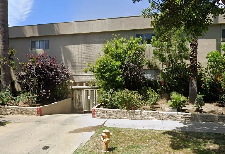 1031 N Harper Ave West — Photo 1