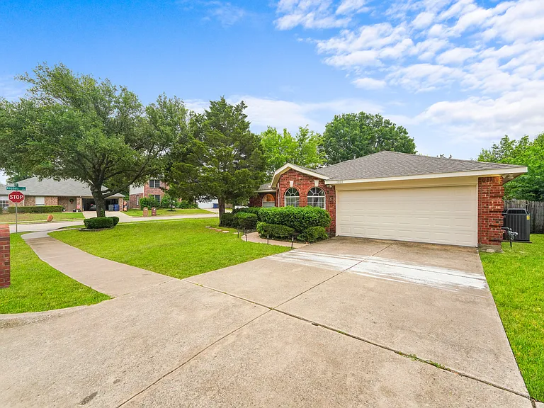 1001 Ridgecrest Dr — Photo 22