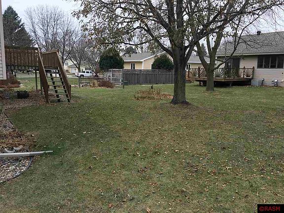 2nd image of 1918 Crestview Dr