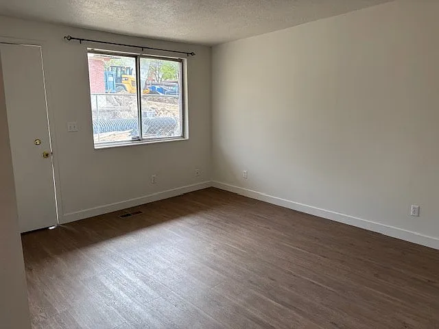 2122 S Orchard Dr #17 — Photo 5