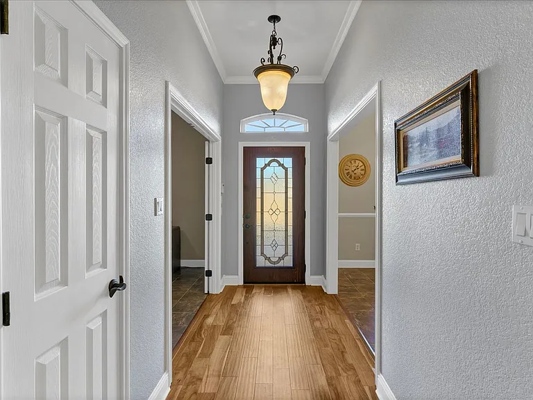 3300 Fountain Way — Photo 9