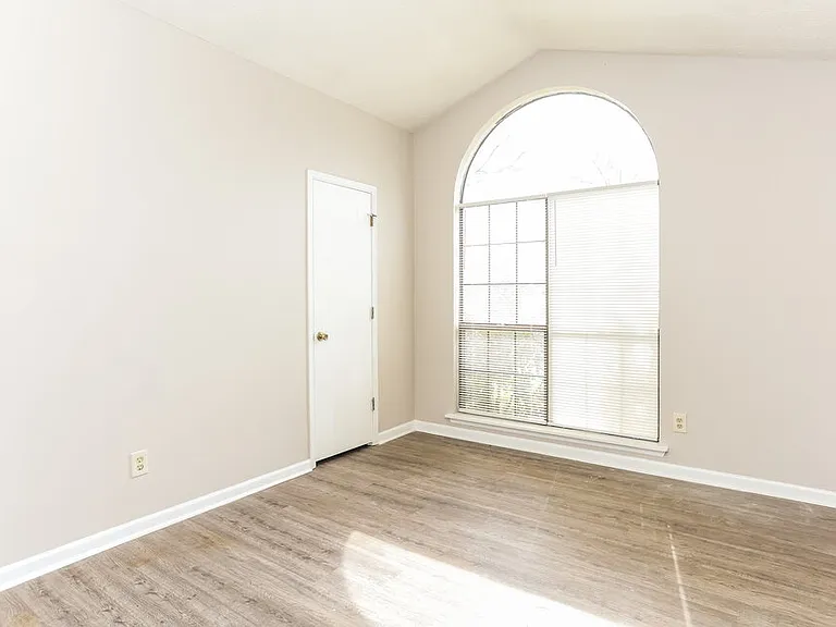 202 Northbridge Dr — Photo 6