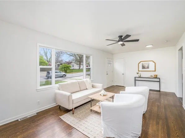 10505 E 65th Ter, Raytown, MO 64133