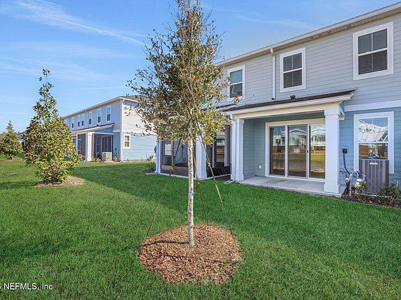 4th image of 271 BRANDON LAKES Drive