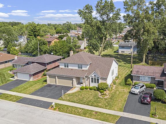 2nd image of 3131 Rosiclaire Ct
