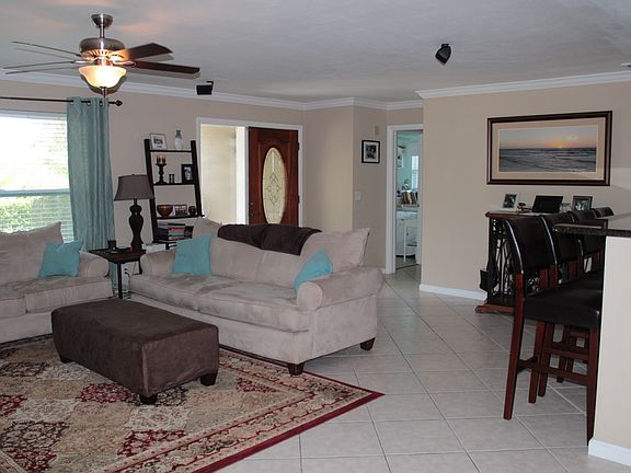 2nd image of 546 Gershwin Dr