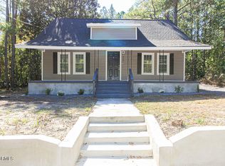 609 Arnold Ave, Aberdeen, NC 28315