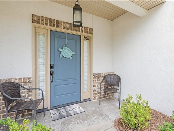3rd image of 306 Reserve Ln