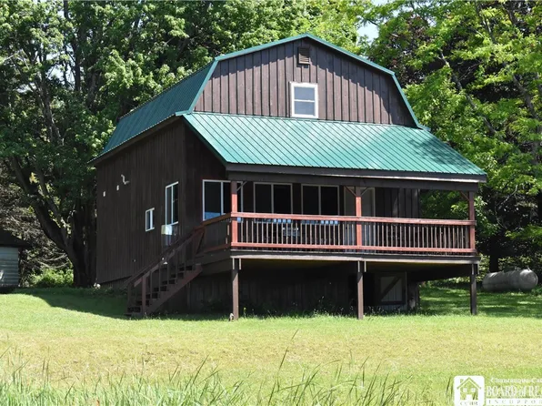 9504 40th Rd, Cattaraugus, NY 14719