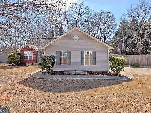 2nd image of 514 Sarahs Ln