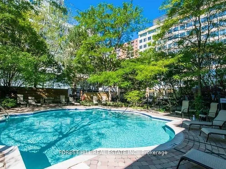 123 Eglinton Ave E #1014 — Photo 6