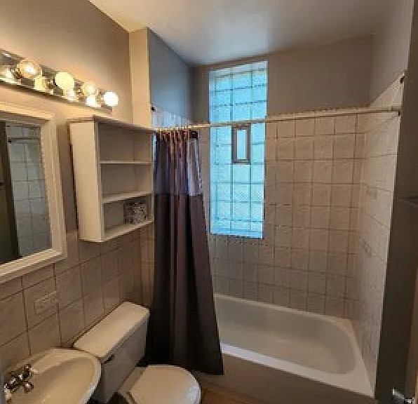 1056 N Rockwell St #2 — Photo 6