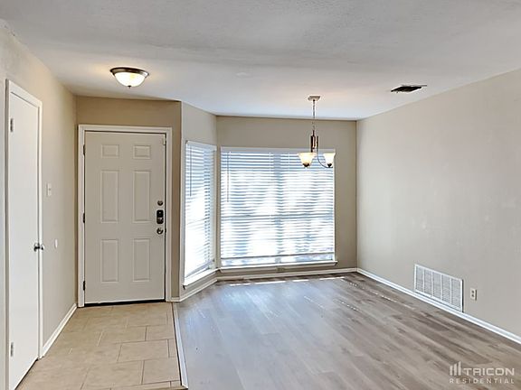 3rd image of 10523 Breeds Hill Dr
