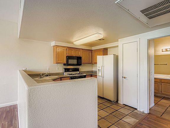 5th image of 3400 Cabana Dr Unit 2098