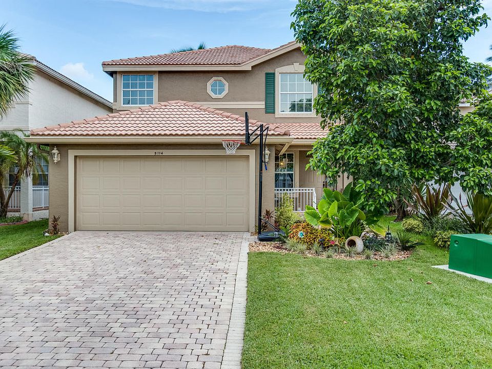 1st image of 5114 Crescent Moon Dr