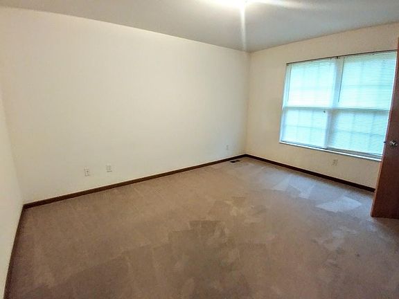 3rd image of 5602 A Valley View Dr