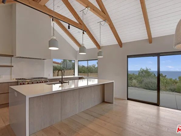 24728 Vantage Point Ter, Malibu, CA 90265