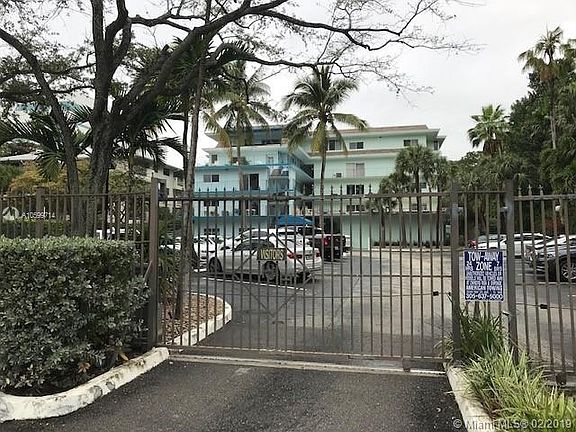 3rd image of 2539 S Bayshore Dr APT 224A