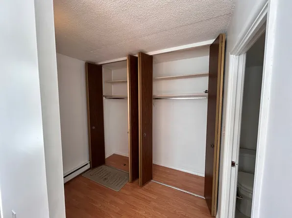 25 Skyline Dr APT 1, Braintree, MA 02184