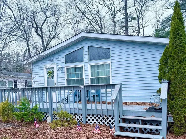 13 Cardinal Dr, Egg Harbor City, NJ 08215