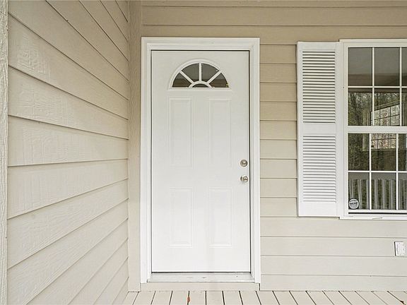 3rd image of 468 Holden Dr