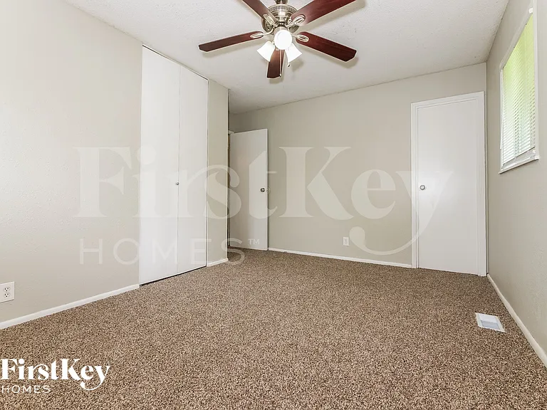 9309 Farley Ave — Photo 9