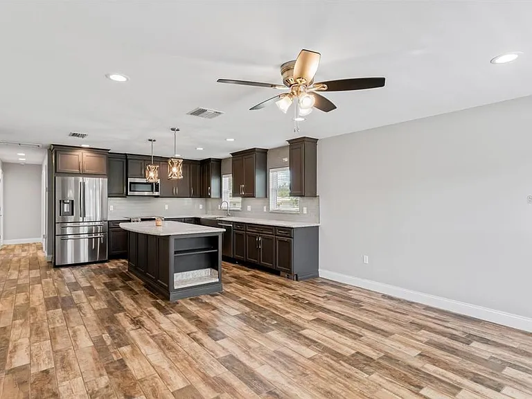 3792 Arkansas Ave NE — Photo 3