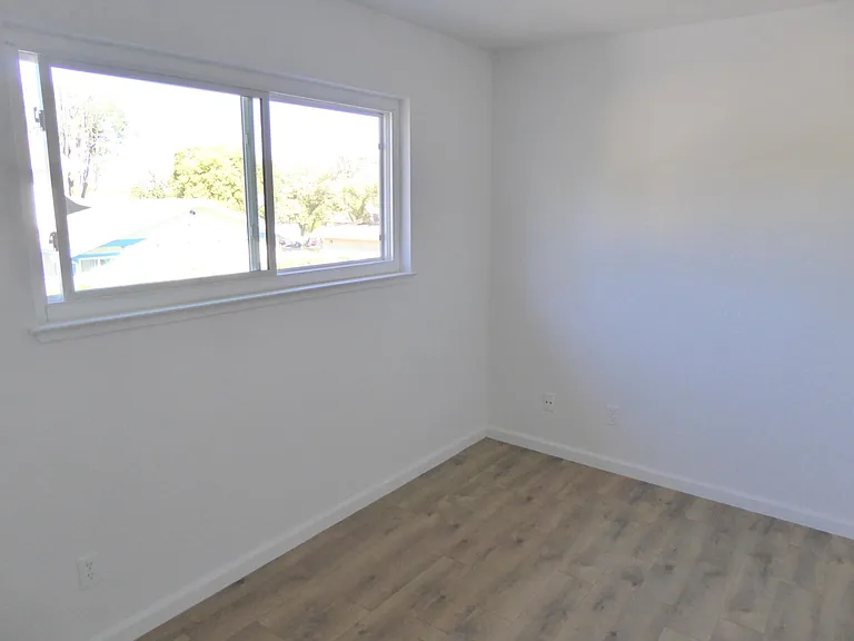 521 Hope Ter #4 — Photo 13
