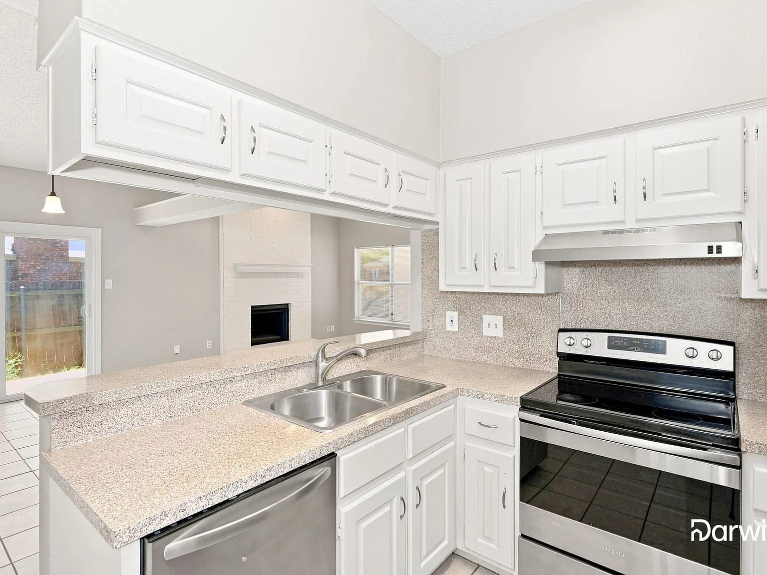 3 bed, 2.0 bath, 1174 sqft, $1,975 — Photo 2