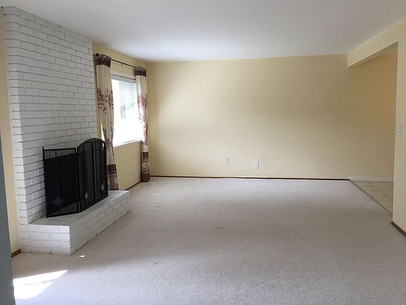 4th image of 22761 Medina Ln #B