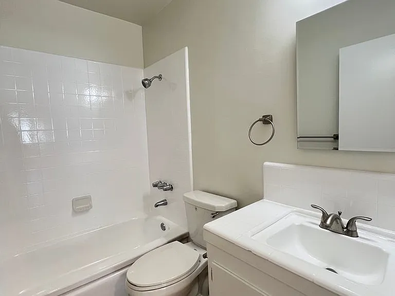 25326 Oak St — Photo 15