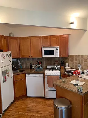 Rented by Chartwell Manhattan Realty | media 15