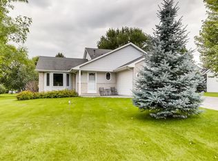 1144 Dawn Ln, Woodbury, MN 55125