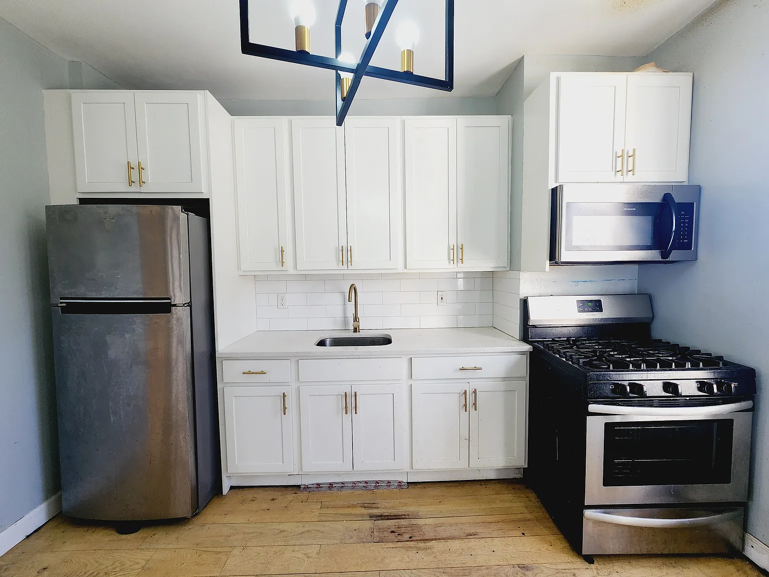 201 Olean Ave — Photo 1