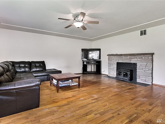 4th image of 11807 Clover Creek Dr SW